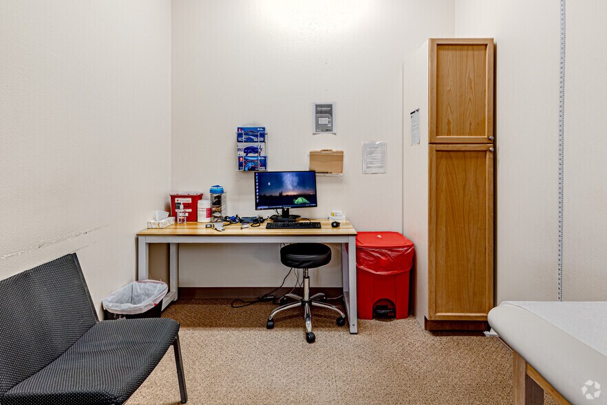 More Photos Of 7177-7201 S George Blvd, Sebring Medical For Sale