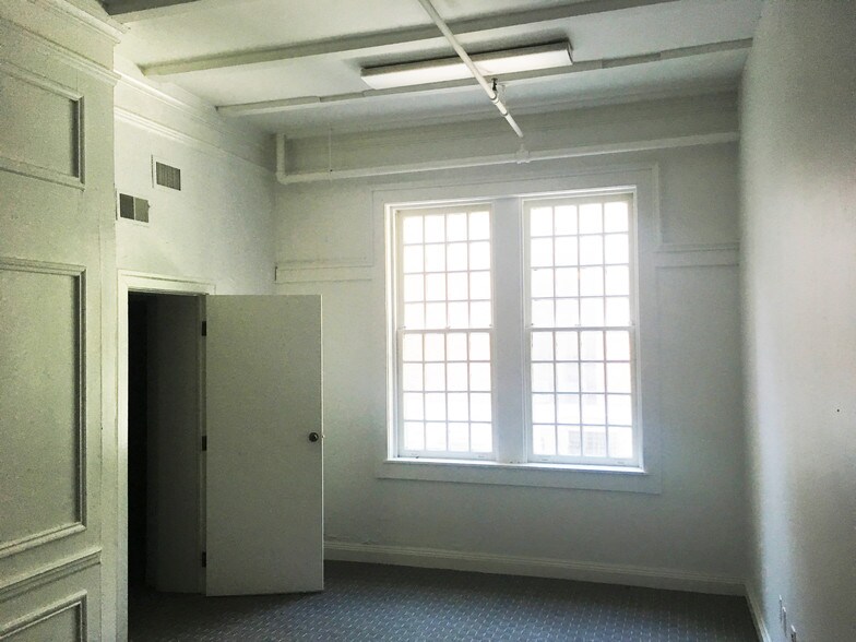 More Photos Of 18 W First St, Dayton Loft Creative Space For Sale