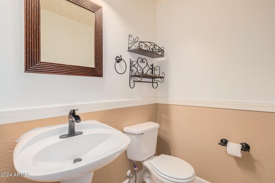 More Photos Of 1330 E Lynx Way, Chandler Specialty For Sale