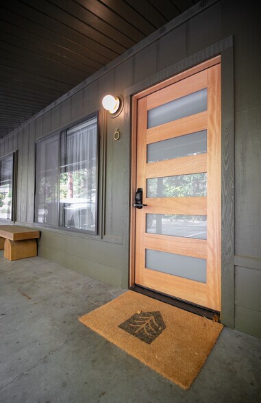 More Photos Of 4727 Dunsmuir Ave, Dunsmuir Hotel For Sale