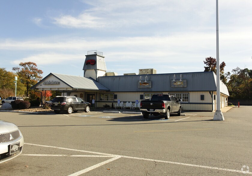 More Photos Of 8407 W Markham St, Little Rock Restaurant For Sale