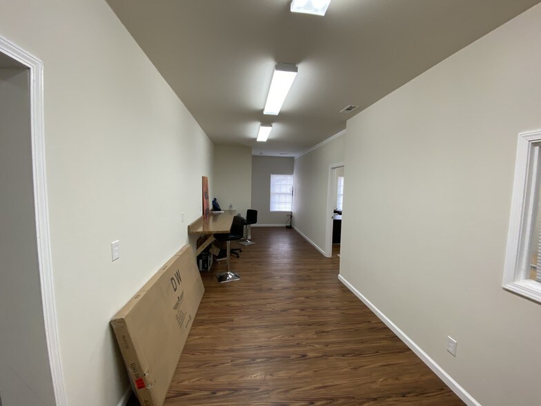 More Photos Of 144 Lincoln Place Ct, Belleville Medical For Sale