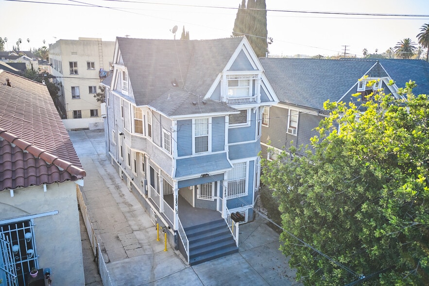 Primary Photo Of 1840 W 11th Pl, Los Angeles Apartments For Sale