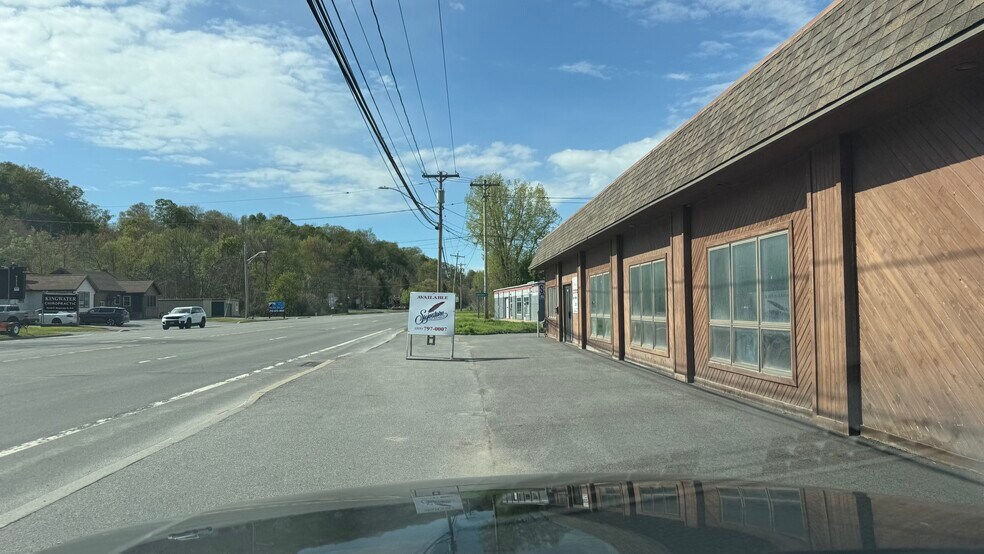 More Photos Of 380 Oriskany Blvd, Whitesboro Freestanding For Lease