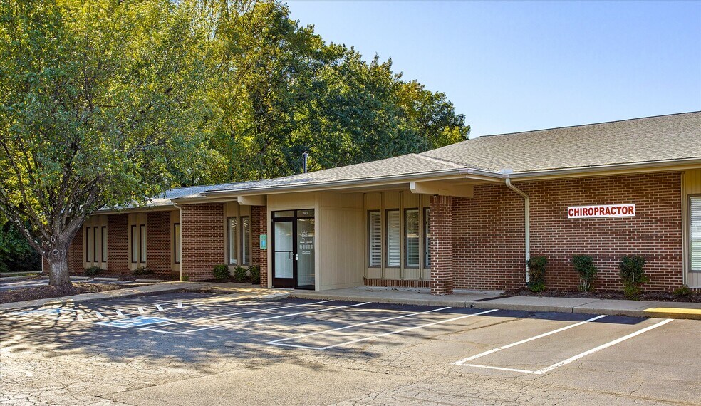 More Photos Of 1770 N Parham Rd, Richmond Office For Lease