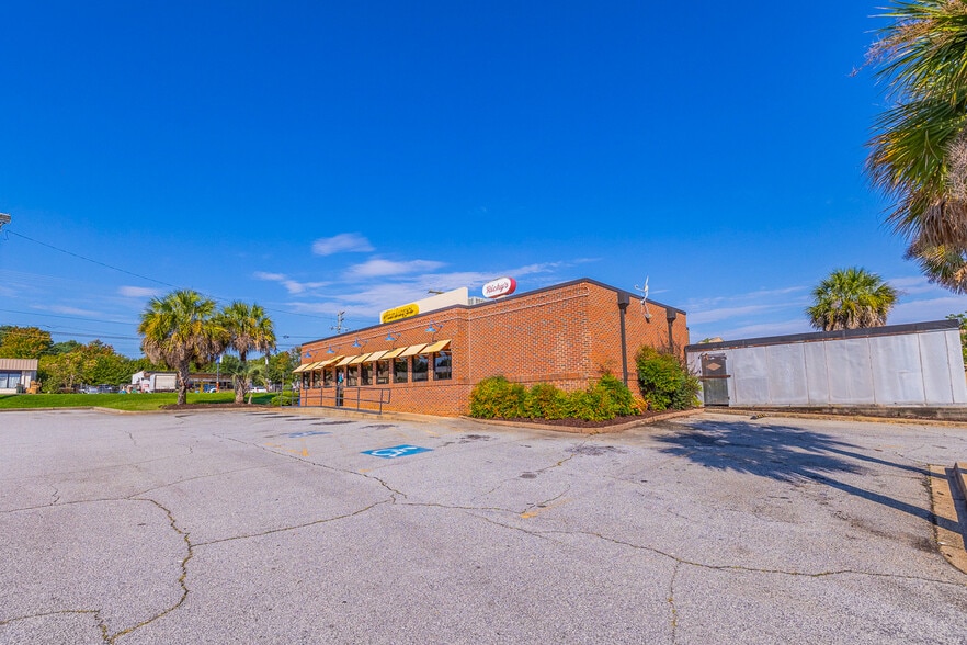 More Photos Of 497 E Blackstock Rd, Spartanburg Restaurant For Lease
