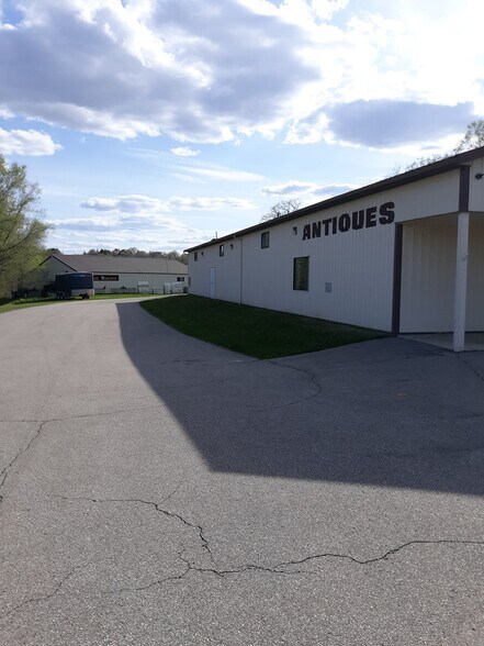More Photos Of 589 Lake Shady Ave N, Oronoco Daycare Center For Lease