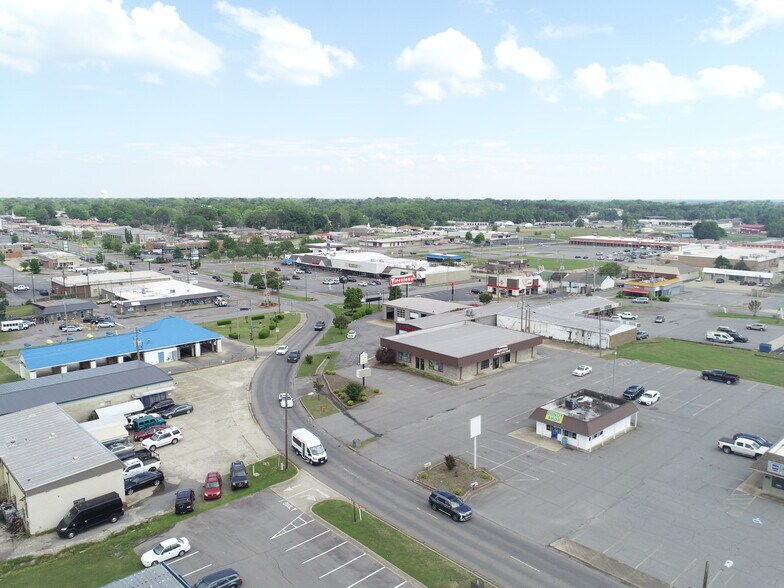 Primary Photo Of 1010 W Main St, Jacksonville Health Club For Sale