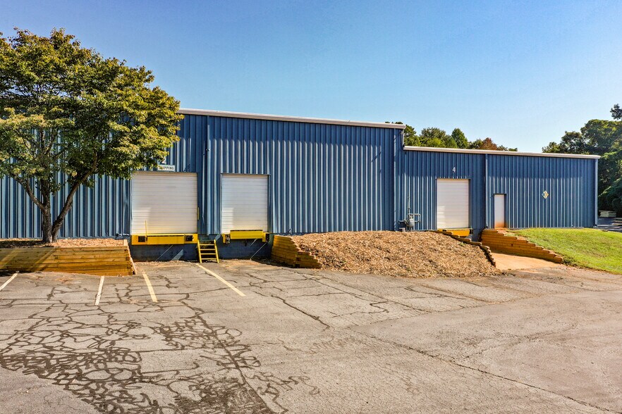 More Photos Of 144 Industrial Dr, Forest City Warehouse For Lease