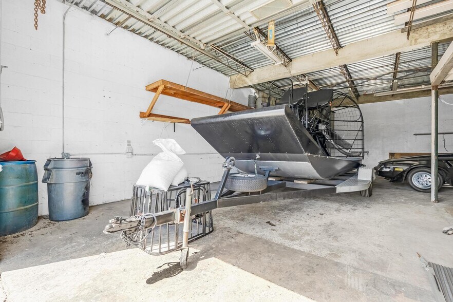 More Photos Of 201-215 SW 21st St, Fort Lauderdale Warehouse For Sale