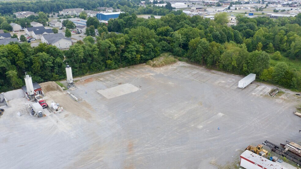 More Photos Of 2727 Union Hall Rd, Clarksville Land For Lease