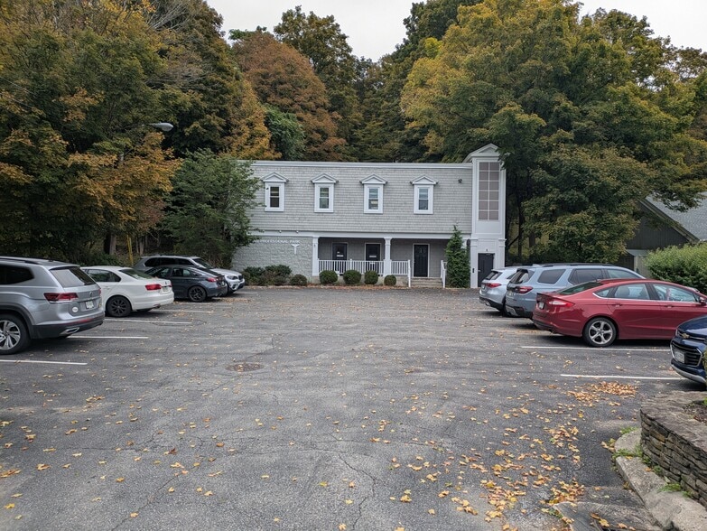 More Photos Of 356 US-202 Rt, Somers Town Office For Lease