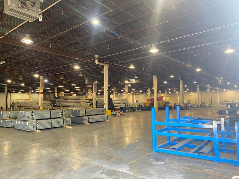 More Photos Of 1 Cain Pky, Rochelle Manufacturing For Lease