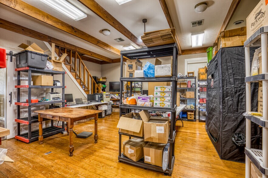 More Photos Of 1600 S Day St, Brenham Medical For Sale