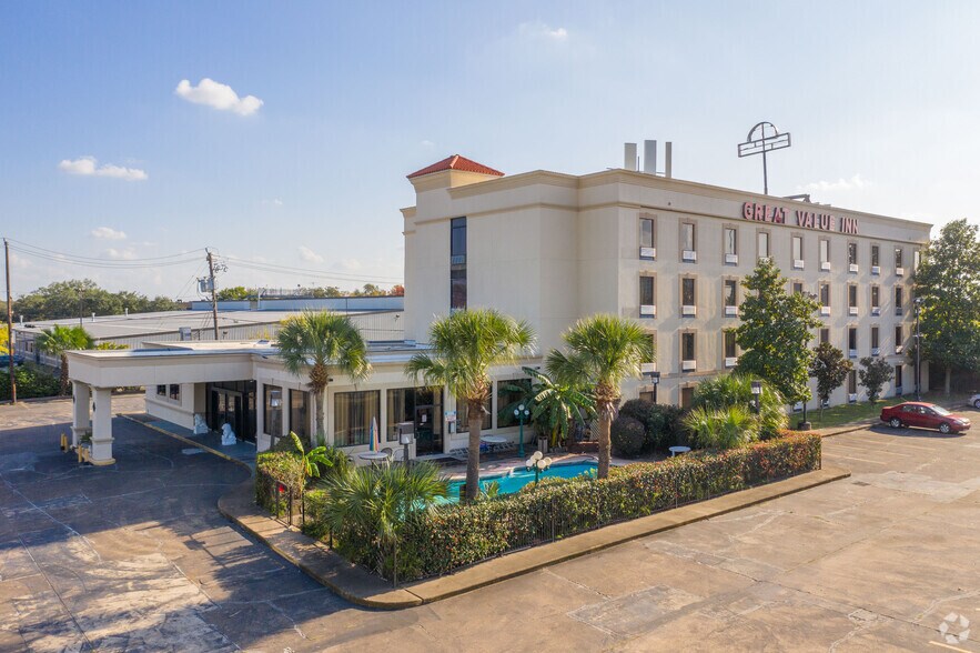 More Photos Of 6060 Hooton St, Houston Hotel For Sale
