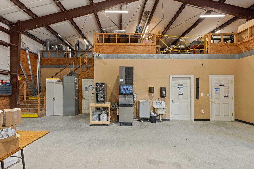 More Photos Of 5252 FM 517 Rd E, Dickinson Flex For Sale