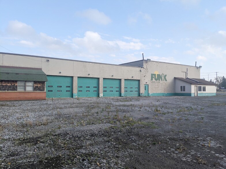 More Photos Of 555 Orchard Park Rd, West Seneca Warehouse For Lease