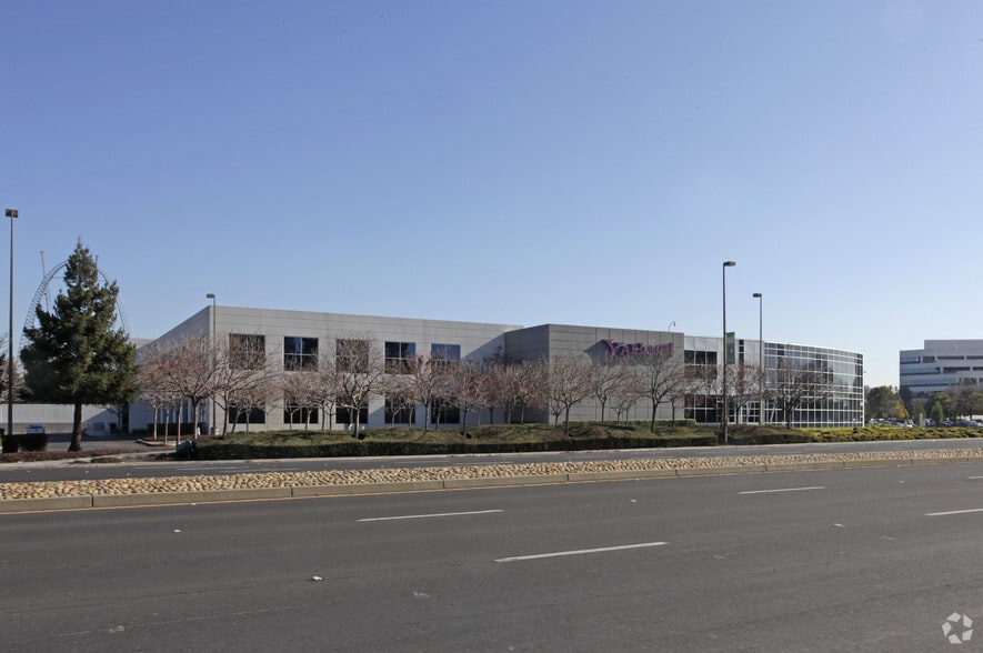 More Photos Of 4551 Great America Pky, Santa Clara Research And Development For Lease