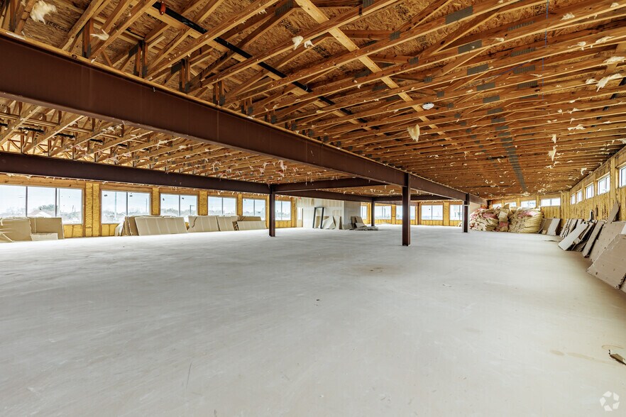 More Photos Of 1601 E Trinity Mills Rd, Carrollton Storefront Retail Office For Lease