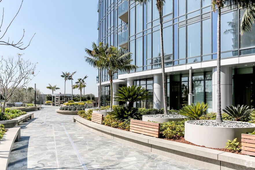 More Photos Of 1200 S Figueroa St, Los Angeles Apartments For Lease