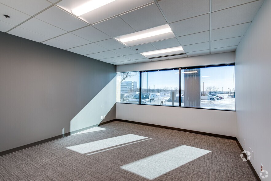 More Photos Of 1300 NE Godward St, Minneapolis Office For Lease
