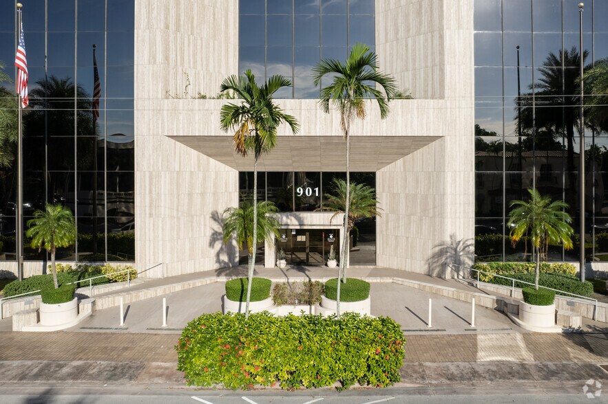 More Photos Of 901 Ponce de Leon Blvd, Coral Gables Office For Lease