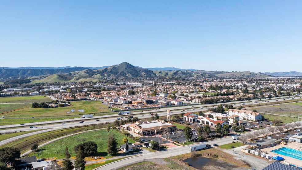 More Photos Of 16175 Condit Rd, Morgan Hill Freestanding For Lease