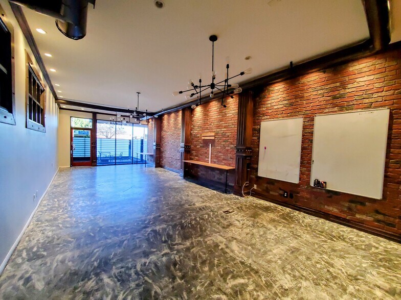 More Photos Of 11426 Ventura Blvd, Studio City Loft Creative Space For Sale