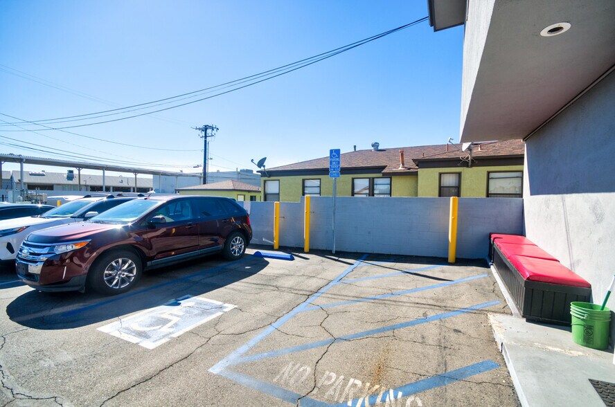 More Photos Of 1532-1538 W Commonwealth Ave, Fullerton Storefront Retail Residential For Lease