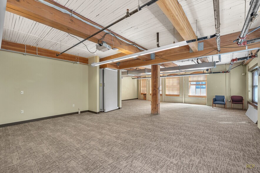 More Photos Of 75 NW Couch St, Portland Medical For Lease