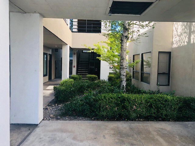 More Photos Of 2111-2119 W March Ln, Stockton Office For Lease