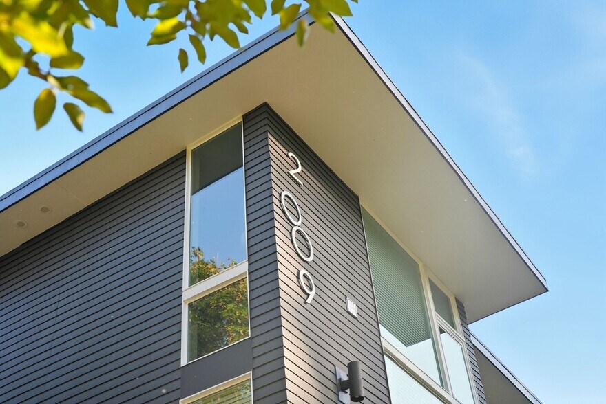 More Photos Of 2009 S Grand Blvd, Spokane Apartments For Sale