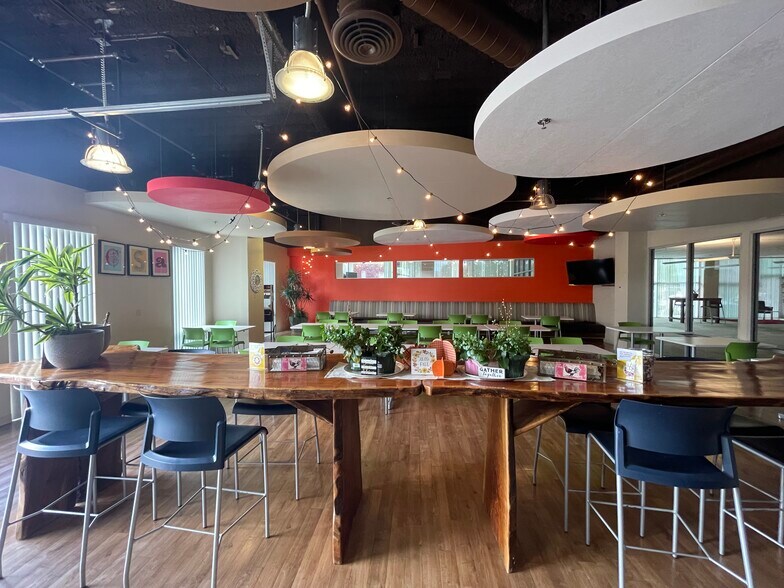 More Photos Of 9390 Gateway Dr, Reno Unknown For Lease