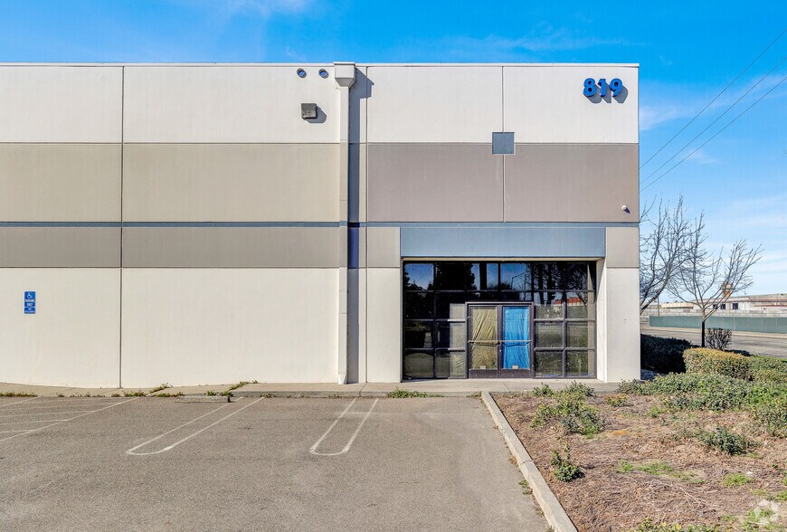 Primary Photo Of 819 Mariposa Rd, Modesto Distribution For Lease