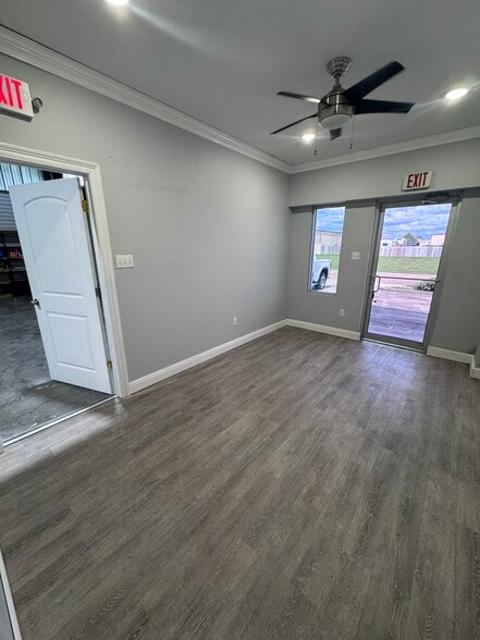 More Photos Of 2225 Kingston St, Kenner Light Distribution For Sale