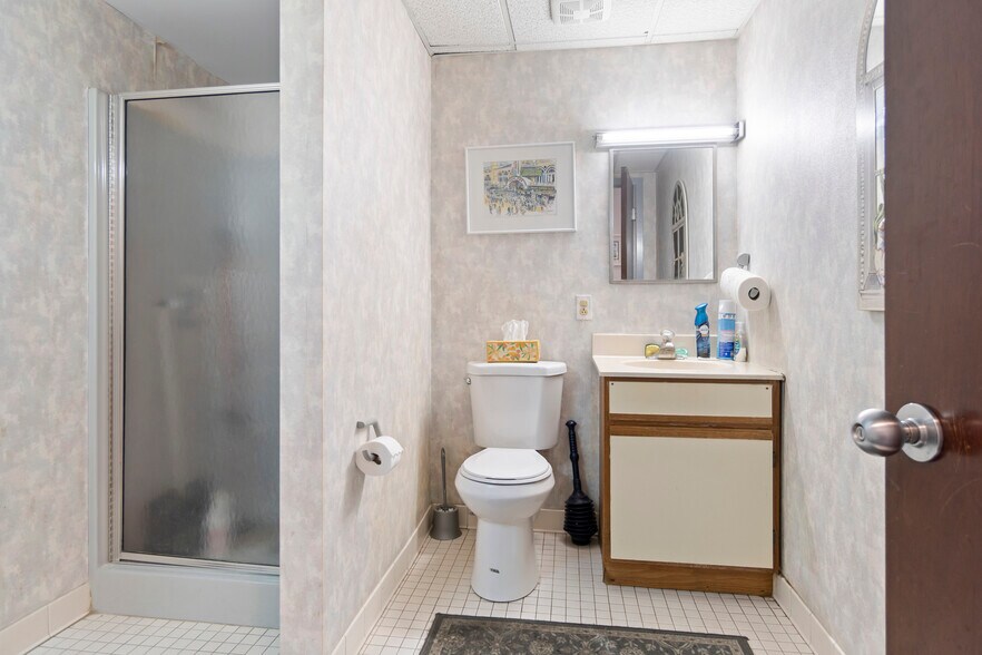 More Photos Of 410 S Main St, Pleasantville Office For Sale