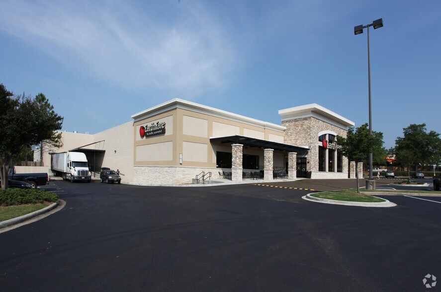 More Photos Of 3000 Riverchase Galleria, Birmingham Unknown For Lease