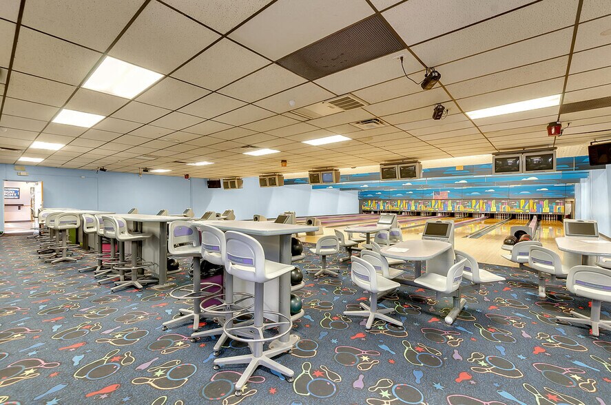 More Photos Of 2422-2426 S Park Ave, Buffalo Bowling Alley For Sale
