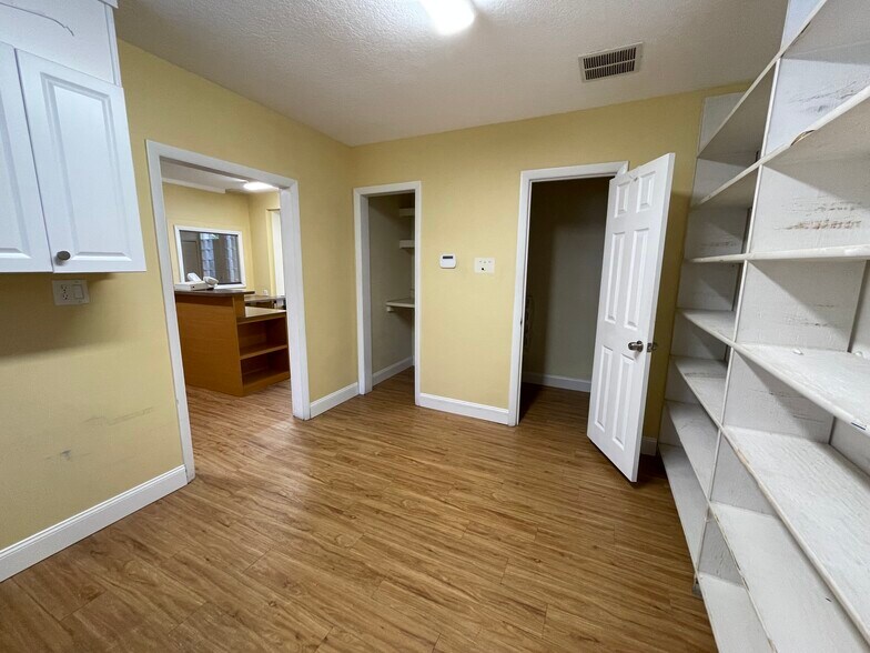 More Photos Of 633 N Bay St, Eustis Office Residential For Sale