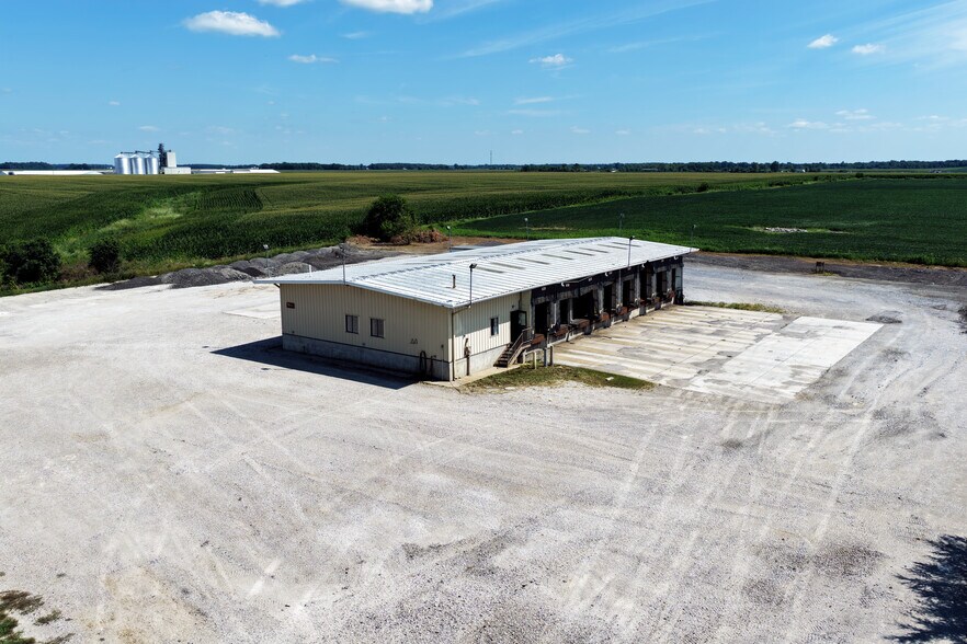 More Photos Of 5601 IN-32, Crawfordsville Truck Terminal For Lease