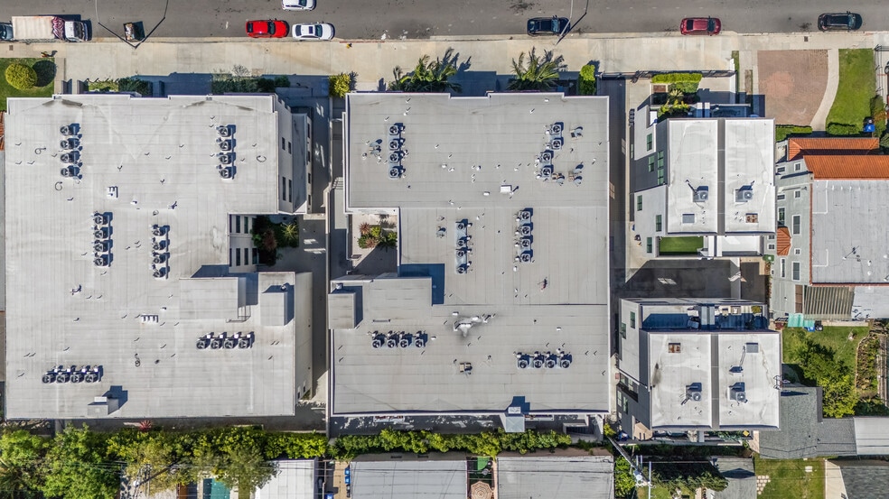 More Photos Of 5026 Rosewood Ave, Los Angeles Apartments For Sale