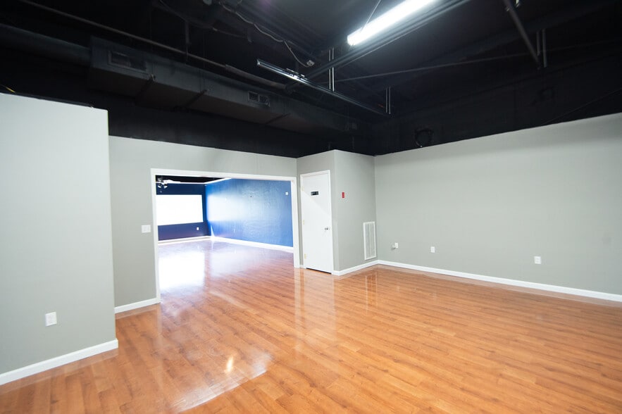 More Photos Of 2934 Ocean Gtwy, Cambridge Freestanding For Sale