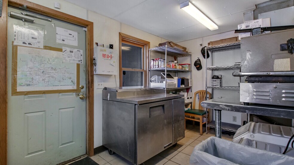 More Photos Of 613 E La Salle Ave, Barron Restaurant For Sale