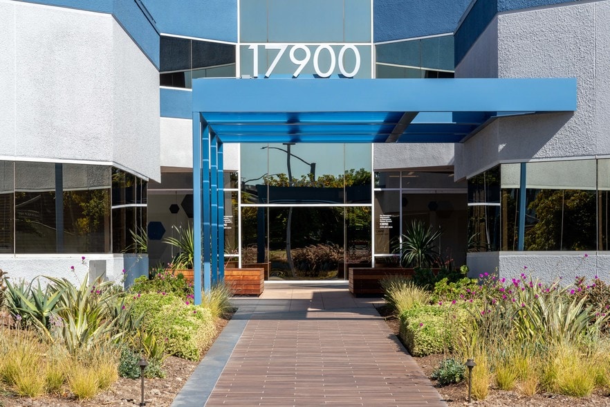More Photos Of 17900 Von Karman Ave, Irvine Office For Sale
