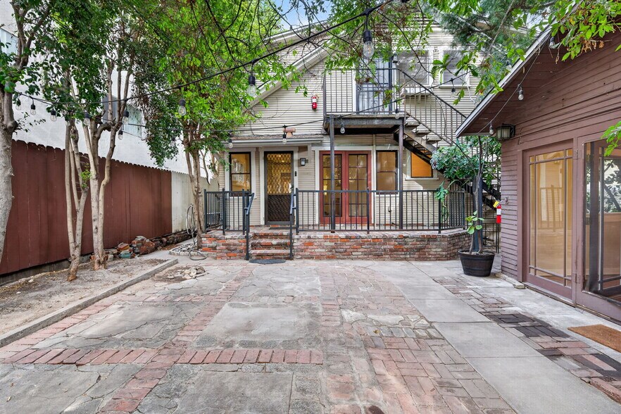 More Photos Of 119 S Adams St, Glendale Multifamily For Sale