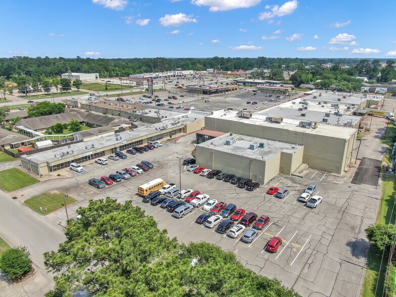 More Photos Of 2001-2017 Frazier St, Conroe Unknown For Sale