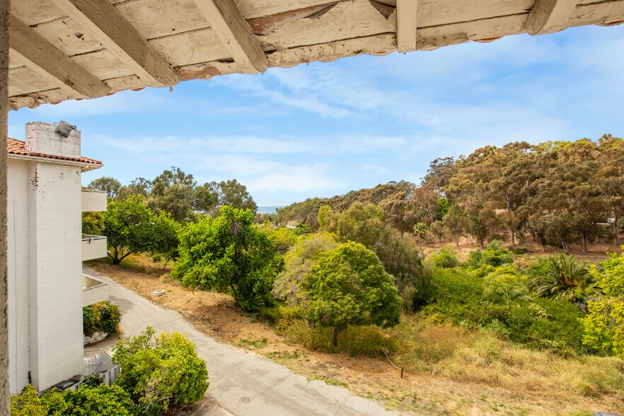 More Photos Of 229 Palos Verdes Dr W, Palos Verdes Estates Multifamily For Sale