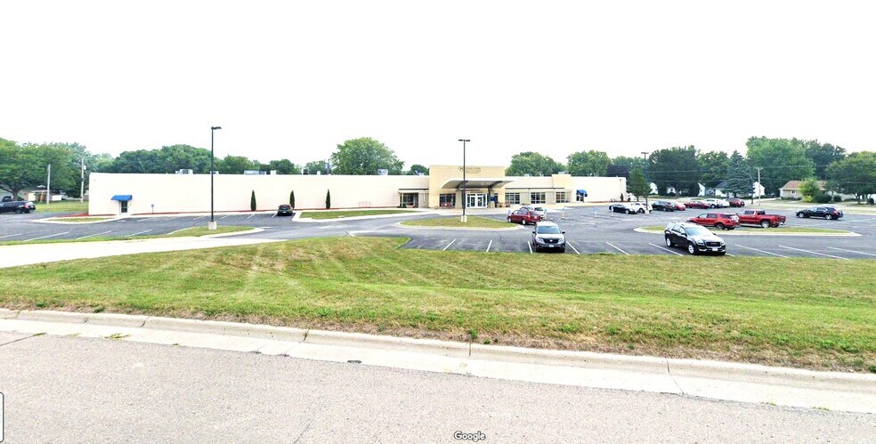 More Photos Of 1705 SE Broadway Ave, Albert Lea Flex For Sale
