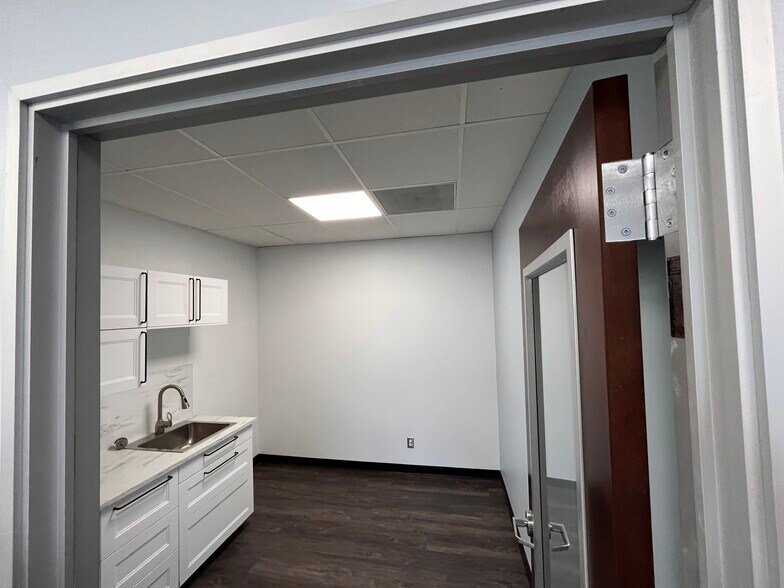 More Photos Of 11300 N Central Expy, Dallas Office For Lease