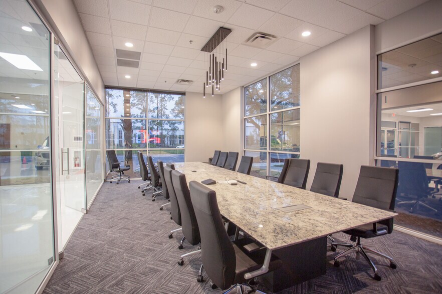 More Photos Of 2721 Discovery Dr, Orlando Research And Development For Lease